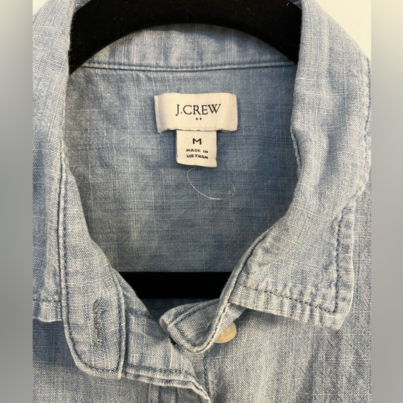J. Crew sleeveless chambray button down top - Picture 2 of 3